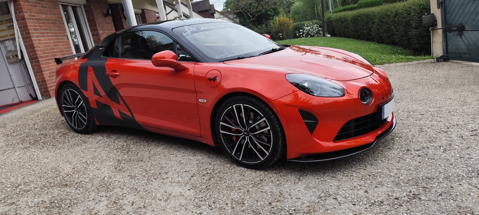 ALPINE_A110S_300_AVANT_DROIT